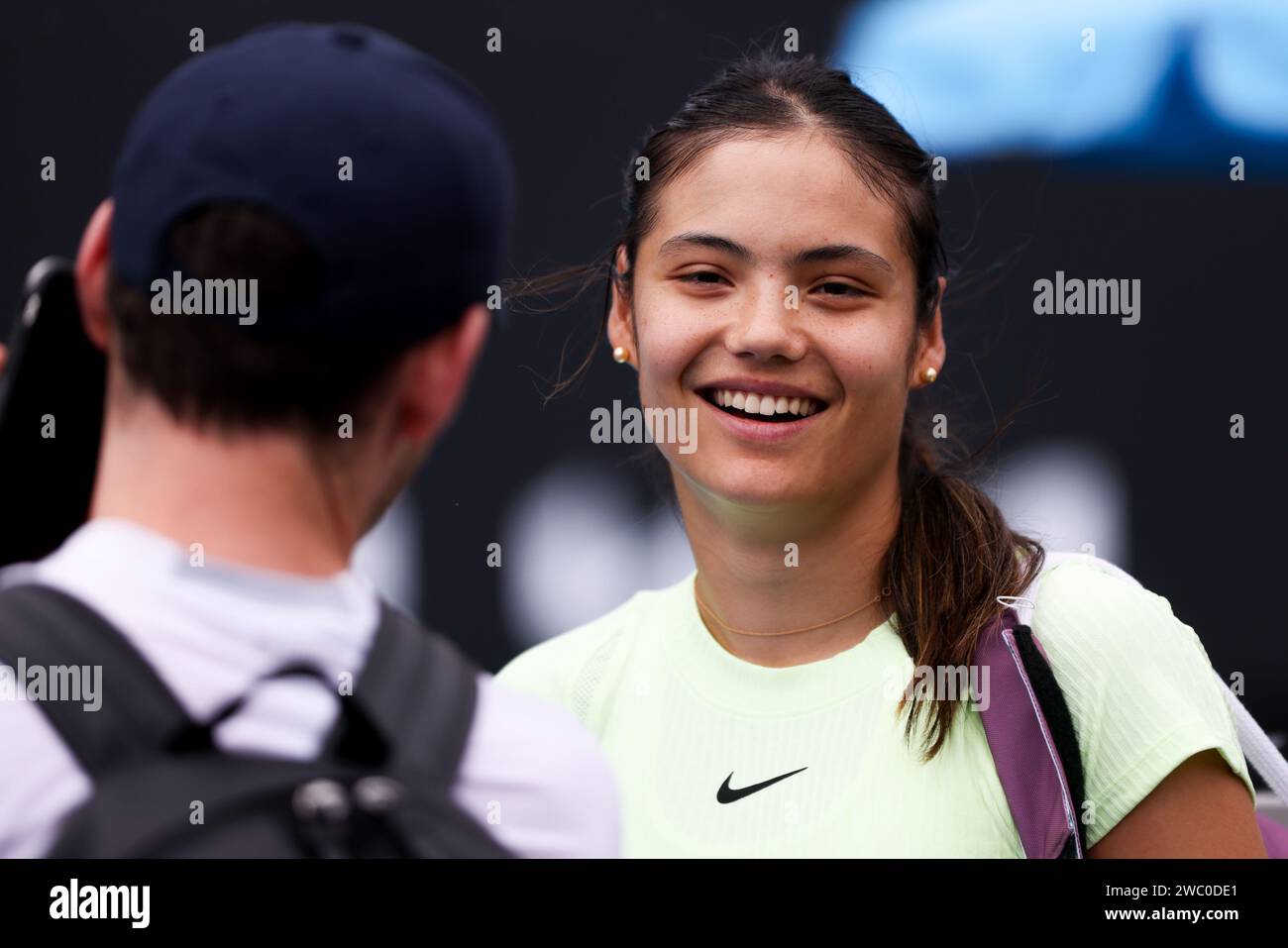 Melbourne, Victoria, Australia. 13 gennaio 2024. MELBOURNE, AUSTRALIA - 13 GENNAIO: Emma Raducanu del Regno Unito pratica con l'australiano Ajla Tomljanovic in vista dell'Australian Open 2024 al Melbourne Park il 13 gennaio 2024 a Melbourne, in Australia. (Immagine di credito: © Chris Putnam/ZUMA Press Wire) SOLO USO EDITORIALE! Non per USO commerciale! Foto Stock Melbourne, Victoria, Australia. 13 gennaio 2024. MELBOURNE, AUSTRALIA - 13 GENNAIO: Emma Raducanu del Regno Unito pratica con l'australiano Ajla Tomljanovic in vista dell'Australian Open 2024 al Melbourne Park il 13 gennaio 2024 a Melbourne, in Australia. (Immagine di credito: © Chris Putnam/ZUMA Press Wire) SOLO USO EDITORIALE! Non per USO commerciale! Foto Stock
