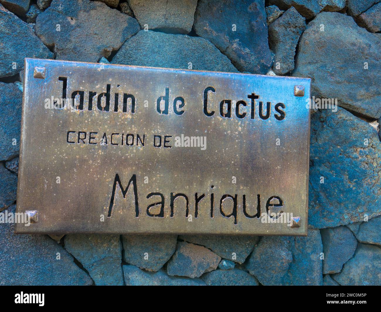 Cartello d'ingresso per Jardin de Cactus. Sito culturale e attrazione turistica. Cesar Manrique, Isole Canarie, Lanzarote, Spagna 7 novembre 2023 Foto Stock