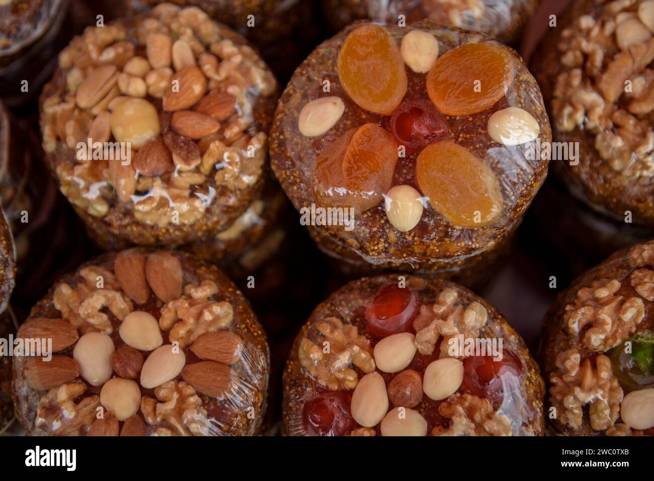 Prodotti gastronomici tradizionali catalani provenienti dal mercato sotto l'abbazia di Montserrat (Bages, Barcellona, Catalogna, Spagna) Foto Stock