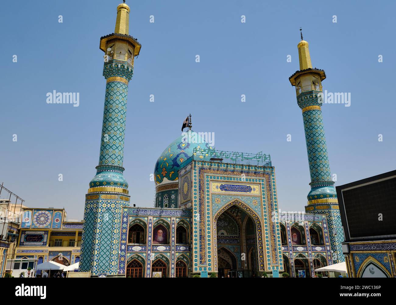 Teheran (Teheran), Iran 06.25.2023: Emamzadeh Saleh Mosque, Traditional shia, Emamzadeh sale Mosque a teheran. Foto Stock