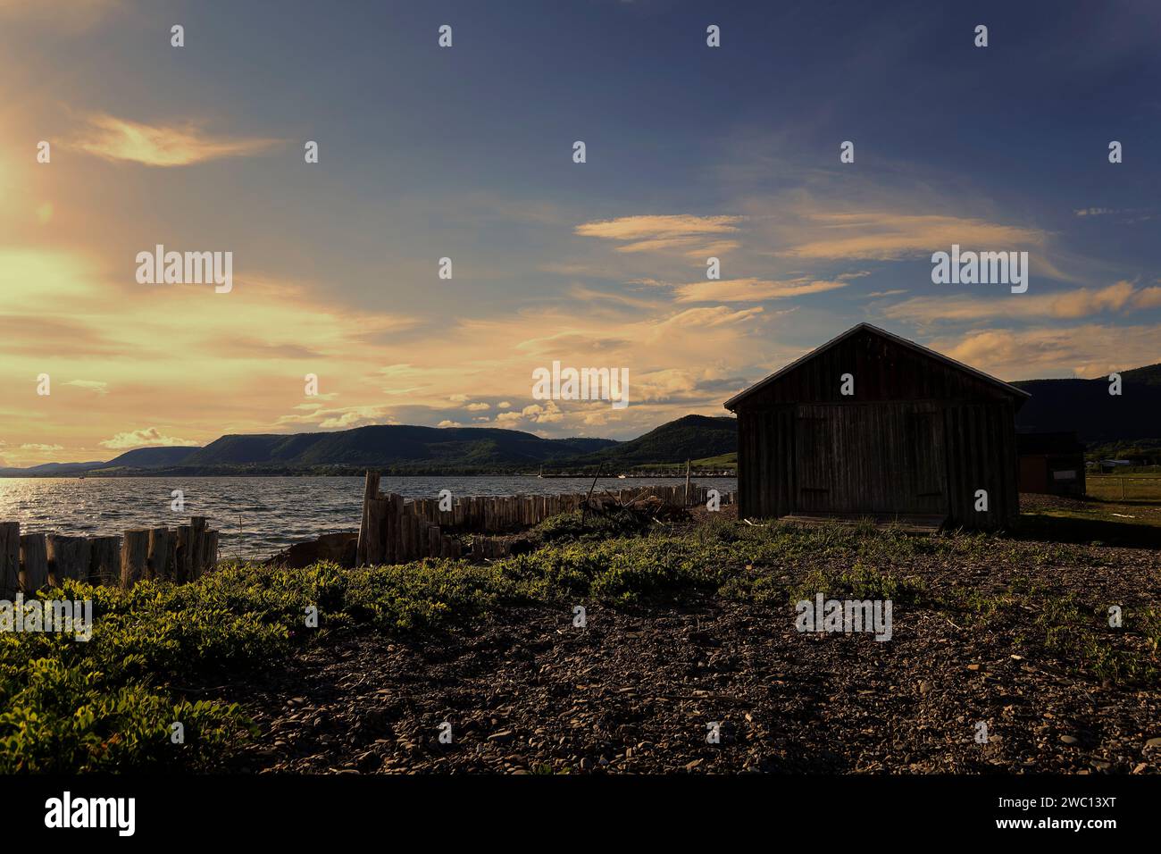 maison au bord de l'eau au canada Foto Stock