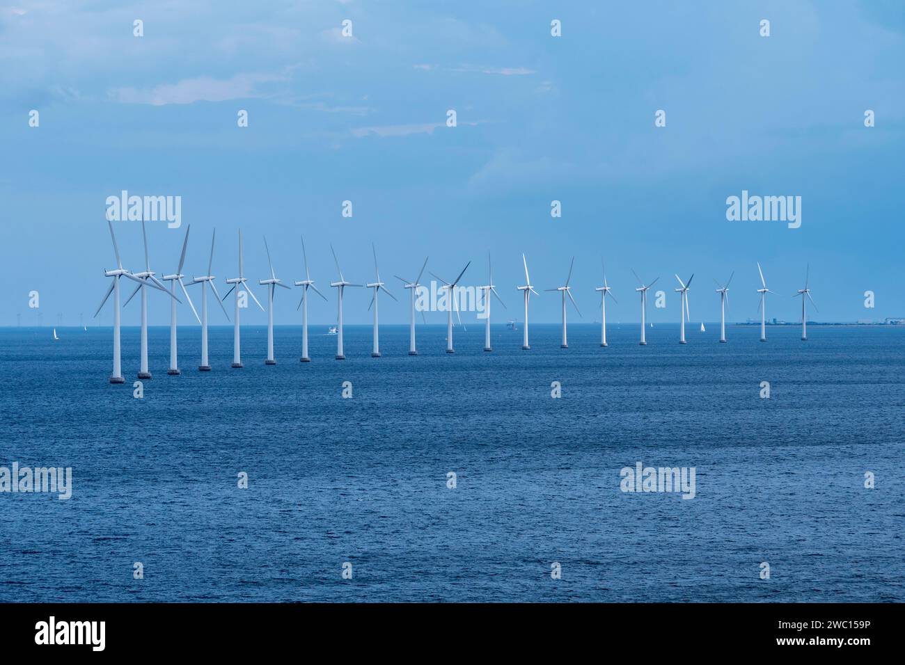 La centrale eolica offshore di Middelgrunden, Oresund, Danimarca. Foto Stock