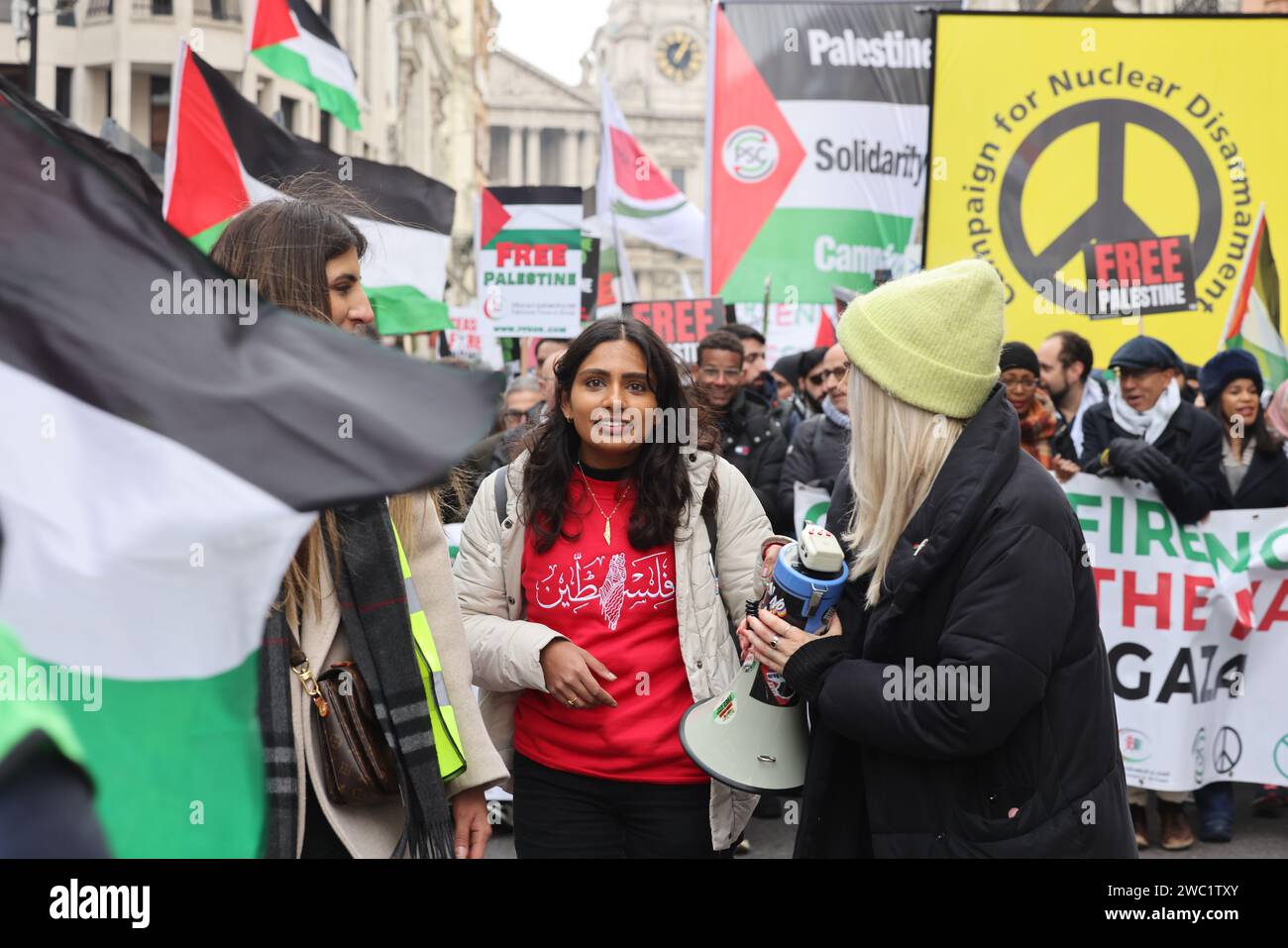 Londra, Regno Unito, 13 gennaio 2024. Gli anni '1000 si sono riuniti per la 7a marcia nazionale per la Palestina, parte di un'azione globale per un cessate il fuoco completo a Gaza. Le manifestazioni di protesta hanno avuto luogo in 60 città, 36 paesi e in 6 continenti, opponendosi al bombardamento israeliano della striscia di Gaza, che ha provocato la morte di oltre 23 000 persone. Credito : Monica Wells/Alamy Live News Foto Stock