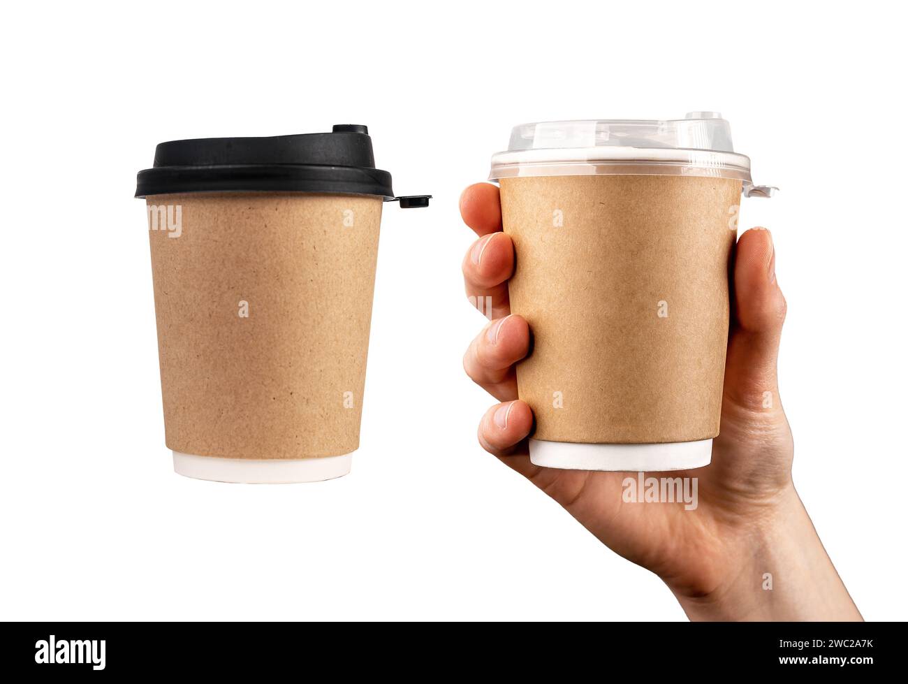 Tazze di carta da asporto, tazza da caffè da asporto in mano, mockup su sfondo bianco Foto Stock