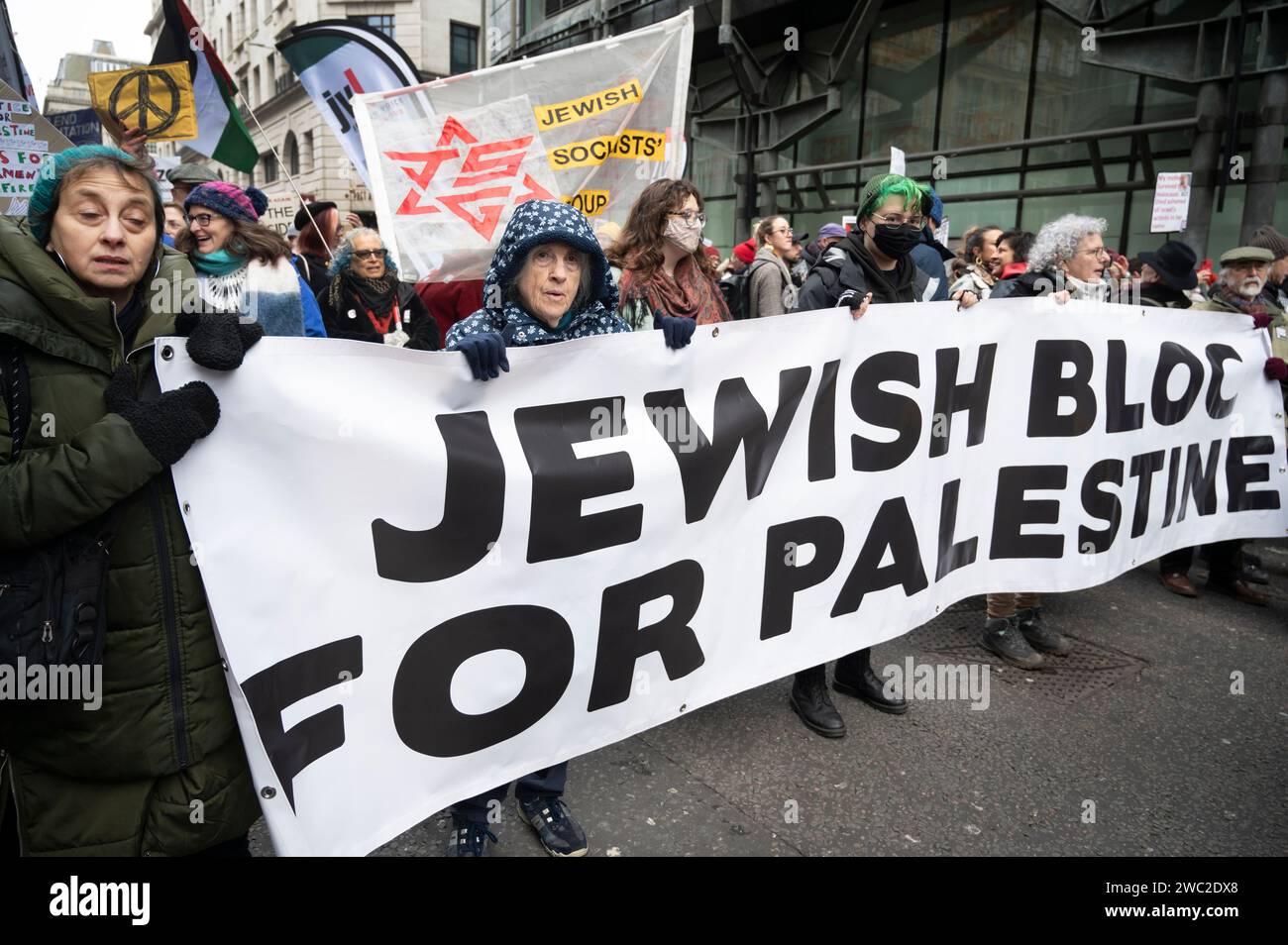 13 gennaio 2024. Centinaia di migliaia di manifestanti si riuniscono alla Bank nella City di Londra come parte di una manifestazione globale a sostegno di Palest Foto Stock