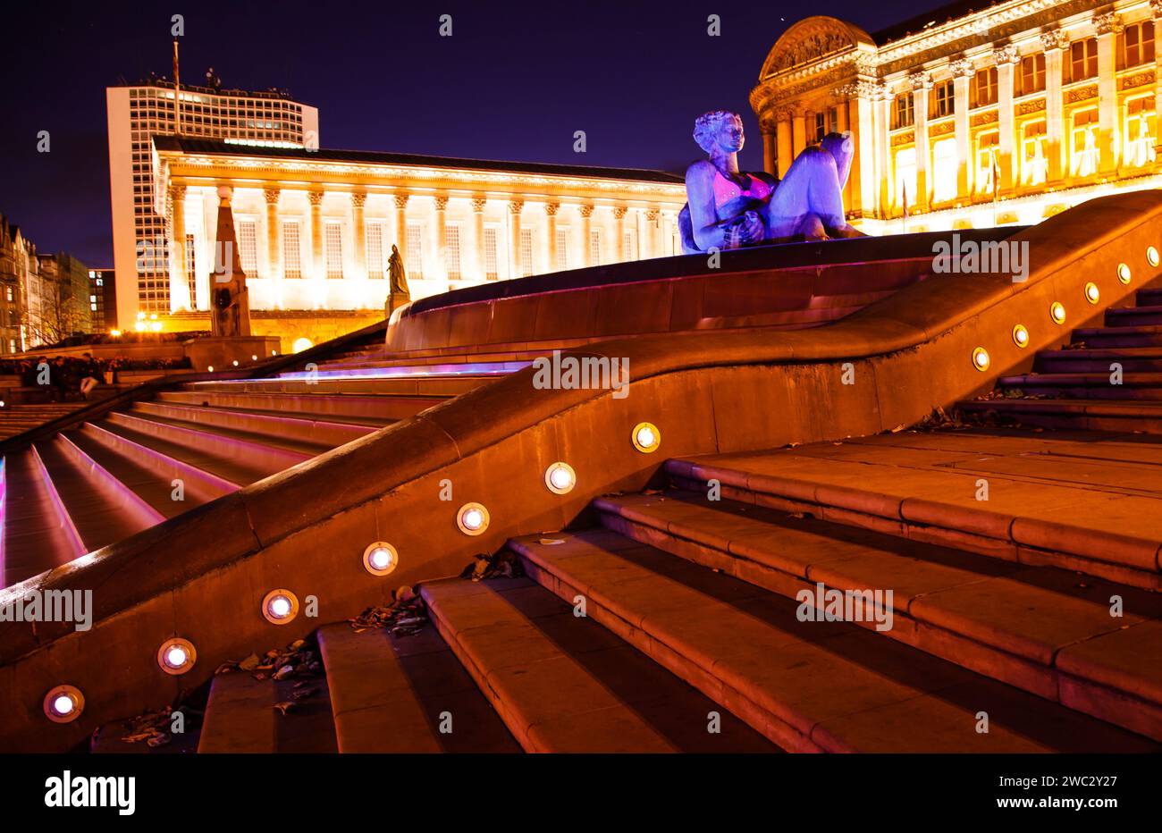 Statua di Floozie nella Jacuzzi River di fronte alla Birmingham Council House il 12 ottobre 2012 Foto Stock