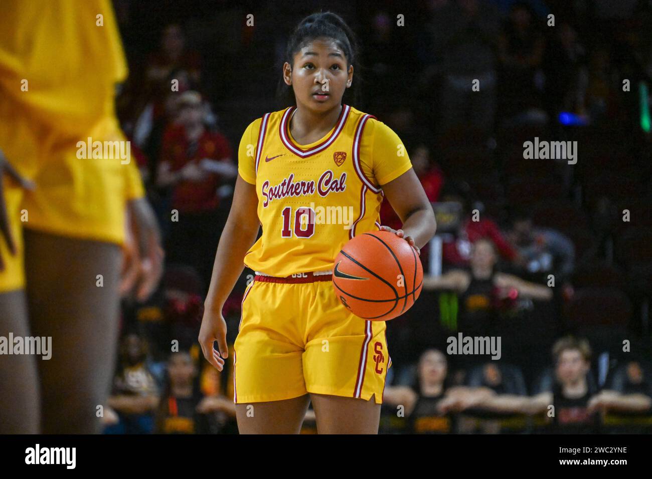 USC Trojans guardia Malia Samuels (10) durante una partita di basket NCAA, domenica 10 dicembre 2023, a Los Angeles. (Dylan Stewart/immagine dello sport) Foto Stock