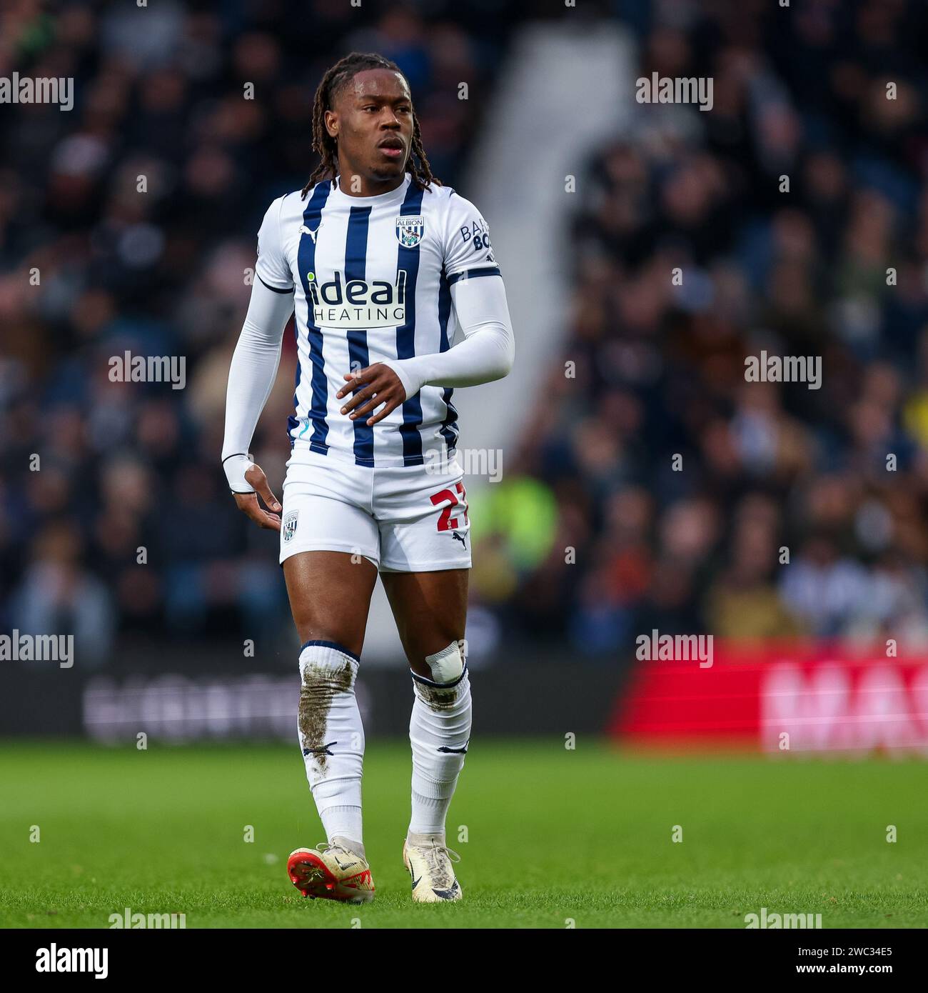 West Bromwich, Regno Unito. 13 gennaio 2024. Brandon Thomas-Asante di West Bromwich Albion durante il match per l'EFL Sky Bet Championship tra West Bromwich Albion e Blackburn Rovers agli Hawthorns, West Bromwich, Inghilterra, il 13 gennaio 2024. Foto di Stuart Leggett. Solo per uso editoriale, licenza necessaria per uso commerciale. Nessun utilizzo in scommesse, giochi o pubblicazioni di un singolo club/campionato/giocatore. Credito: UK Sports Pics Ltd/Alamy Live News Foto Stock