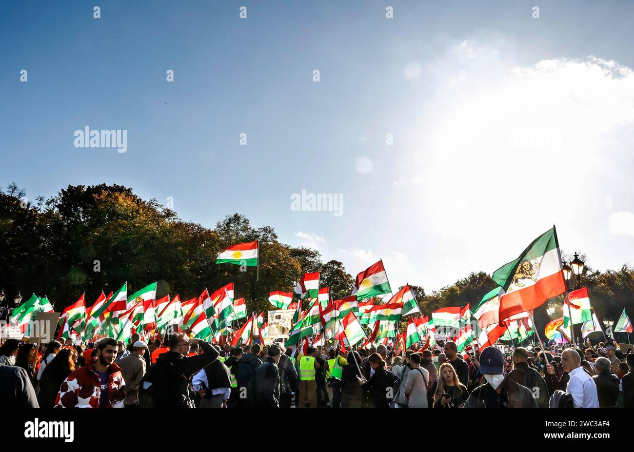 Migliaia di iraniani manifestano a Berlino per sostenere le proteste in Iran. La manifestazione è stata chiamata dal Woman Life Freedom Collective Foto Stock