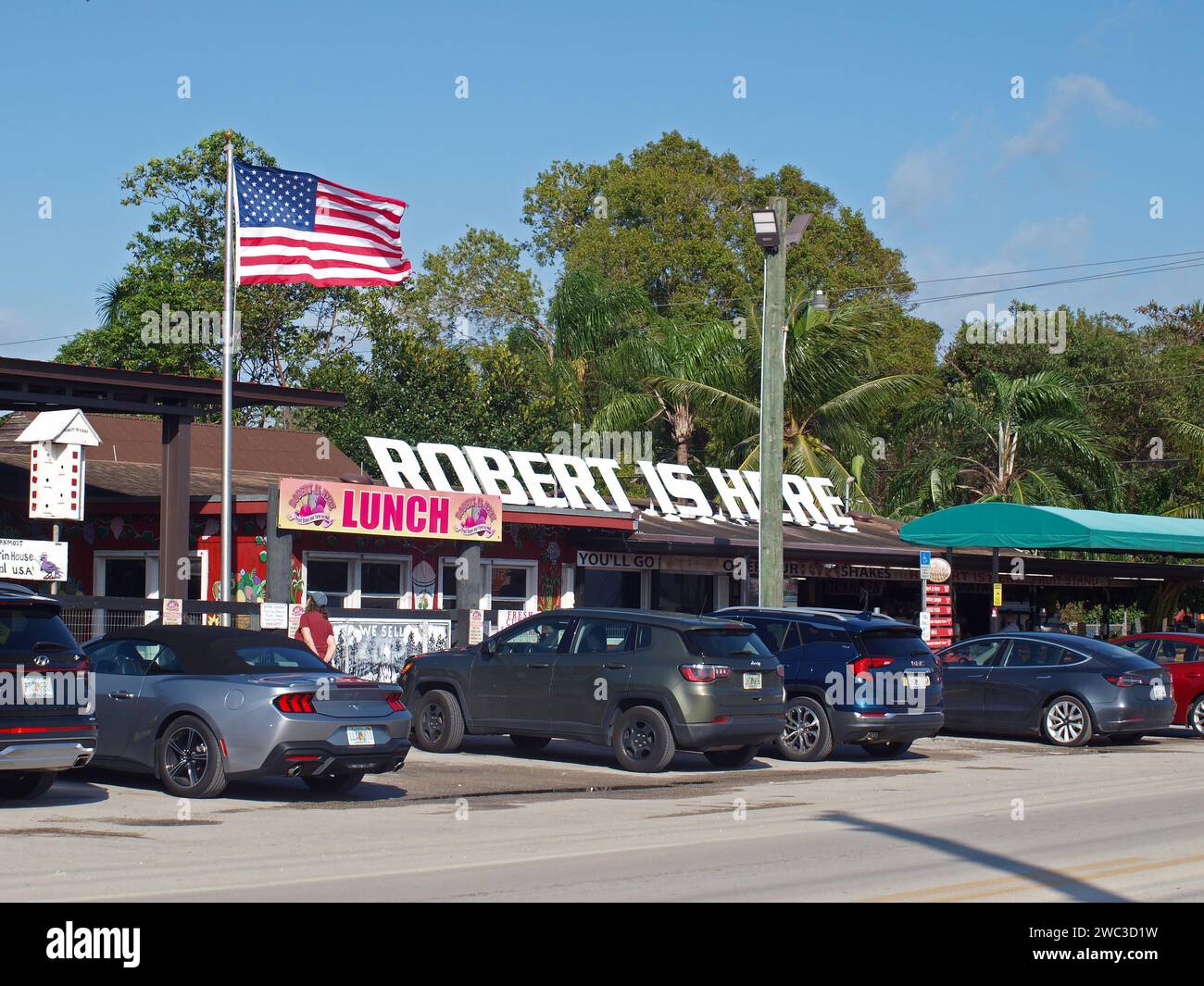 Homestead, Florida, Stati Uniti - 13 gennaio 2024: Il famoso banco di frutta Robert è qui sulla strada che porta al Parco Nazionale delle Everglades. Foto Stock
