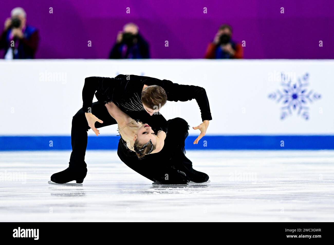 Katerina MRAZKOVA & Daniel MRAZEK (CZE), durante la Ice Dance Free Dance, al ISU European Figure Skating Championships 2024, all'Algiris Arena, il 13 gennaio 2024 a Kaunas, Lituania. Crediti: Raniero Corbelletti/AFLO/Alamy Live News Foto Stock