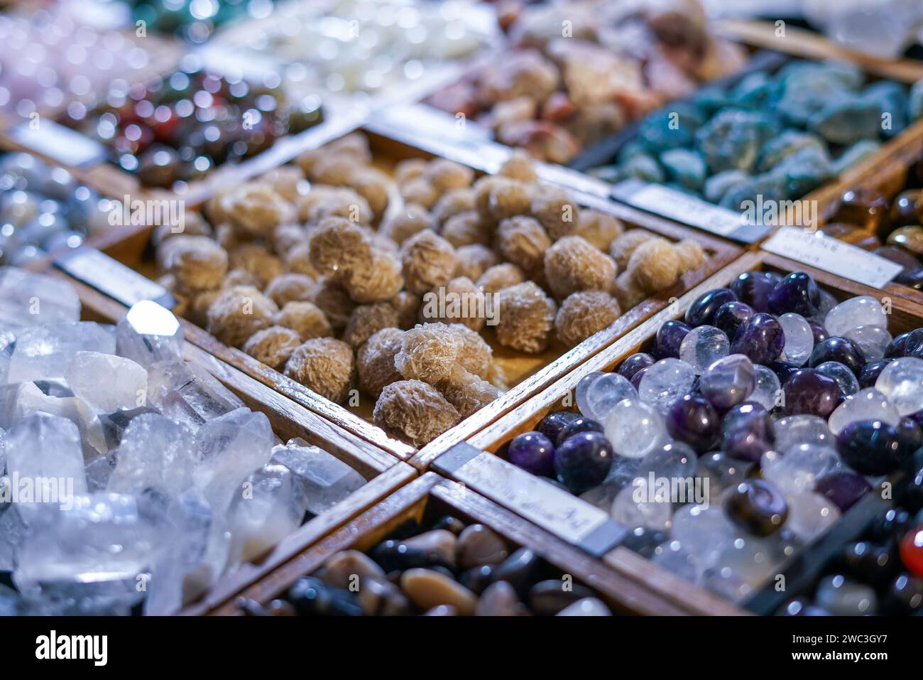 Scambio di minerali. Pietre naturali colorate. Foto Stock