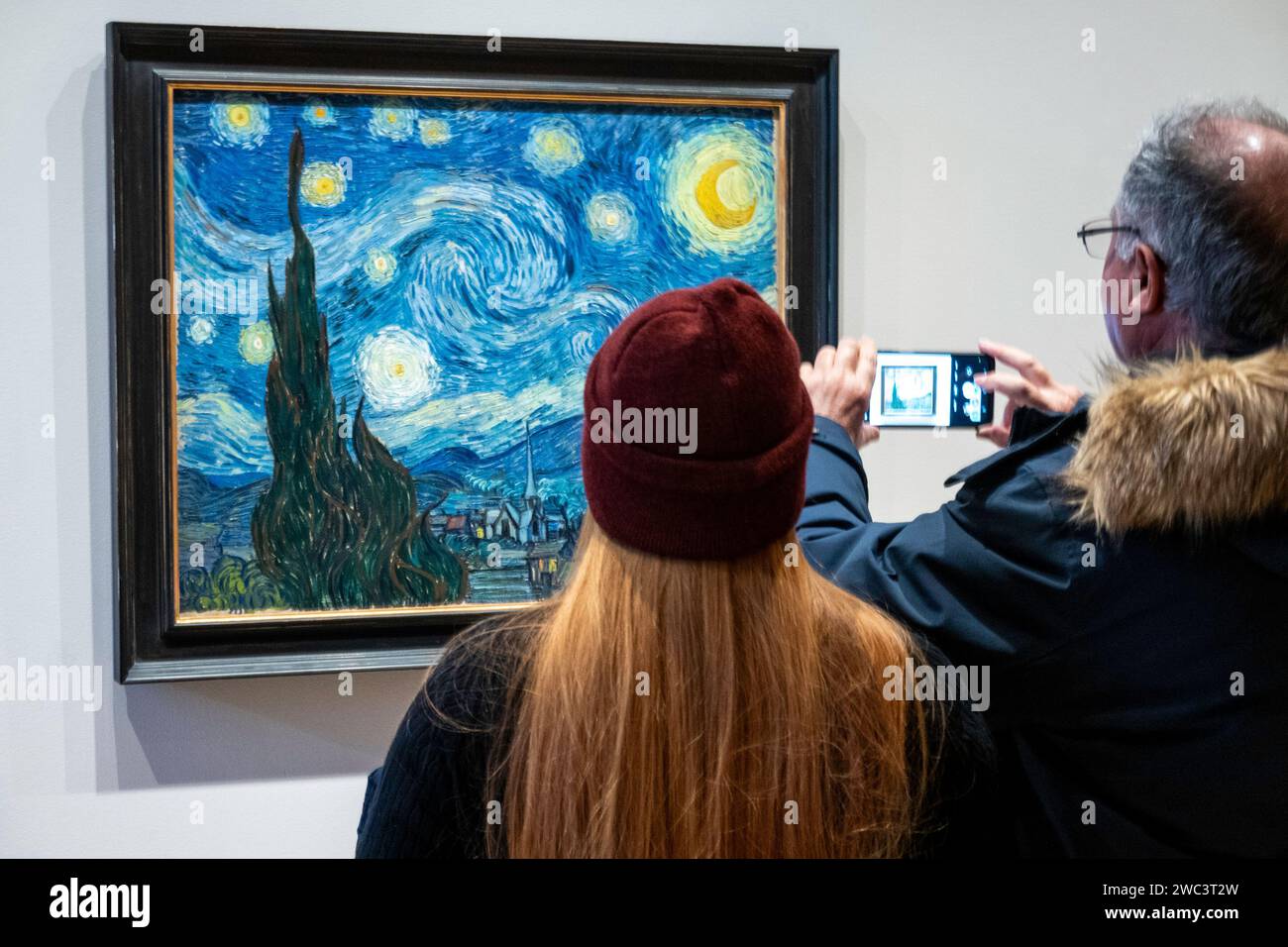 Vincent van Gogh 'notte stellata' pittura in mostra al Museo di Arte moderna di New York City, 2024, USA Foto Stock