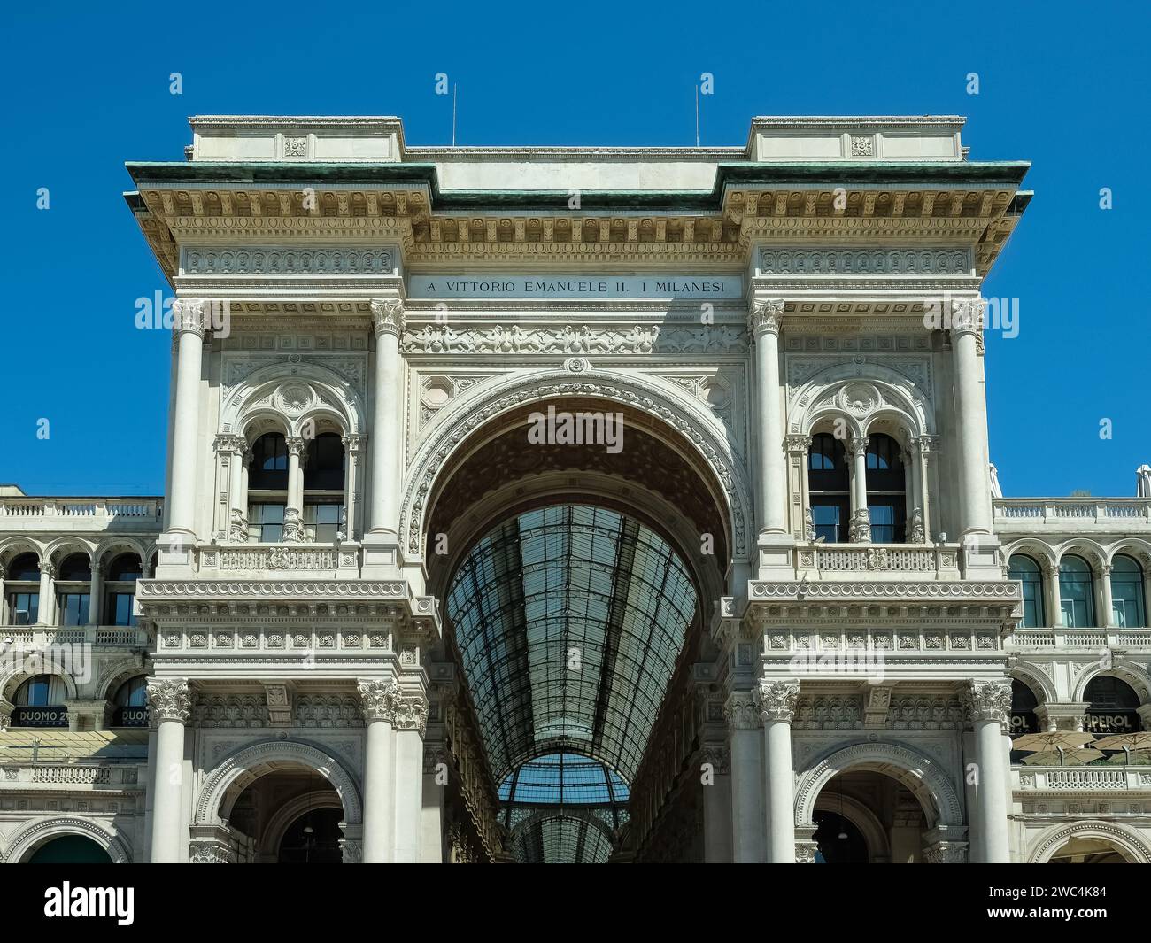 Dettaglio della Galleria Vittorio Emanuele II nella città di Milano, la più antica galleria commerciale attiva d'Italia e un importante punto di riferimento Foto Stock