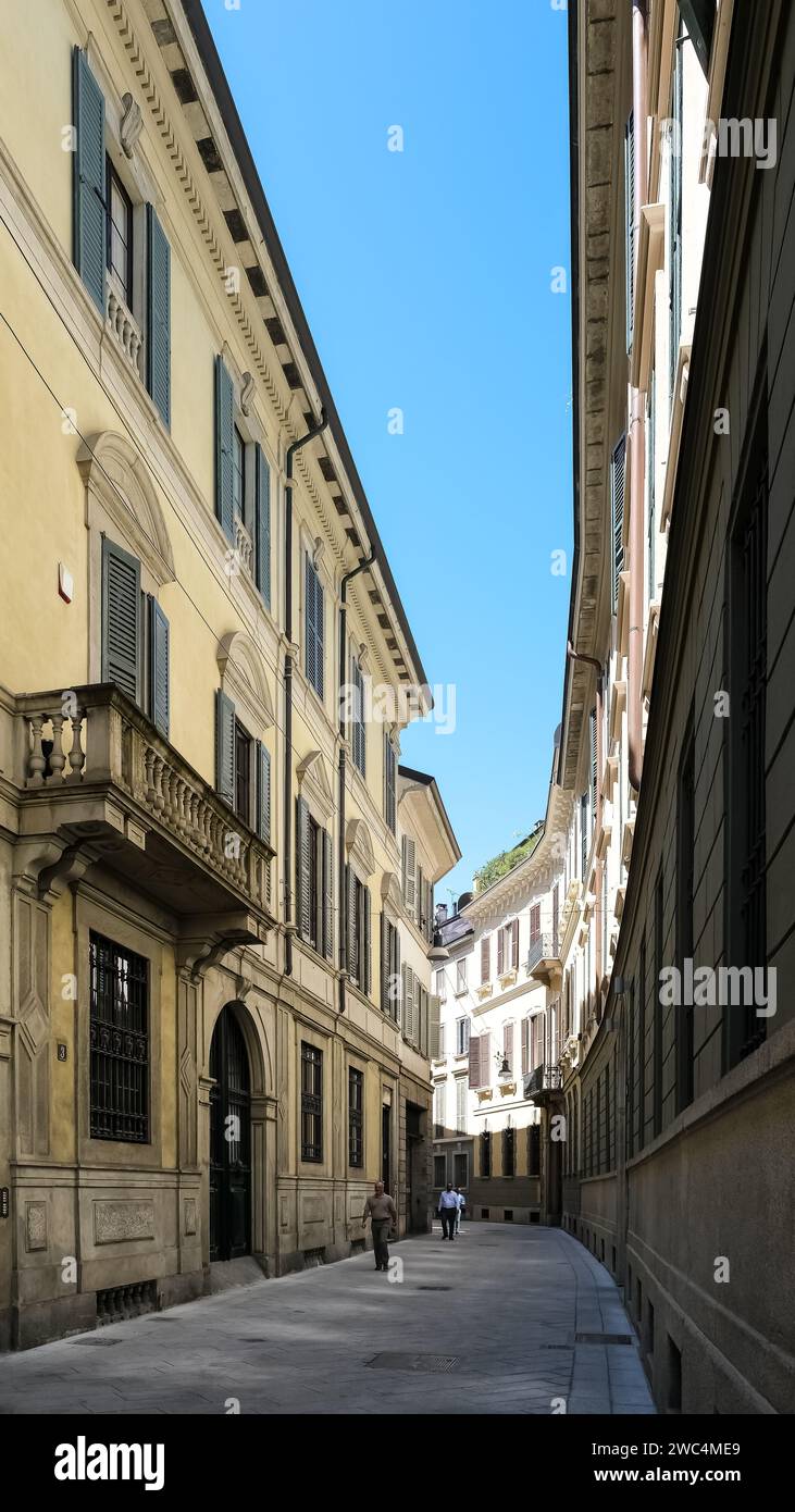 Particolare di una tipica strada, via del Lauro, nel centro di Milano, Italia settentrionale. Foto Stock
