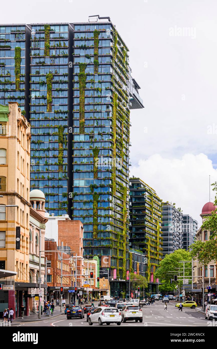 Il progetto biofilico di One Central Park lungo Broadway, Chippendale, Sydney, Australia Foto Stock