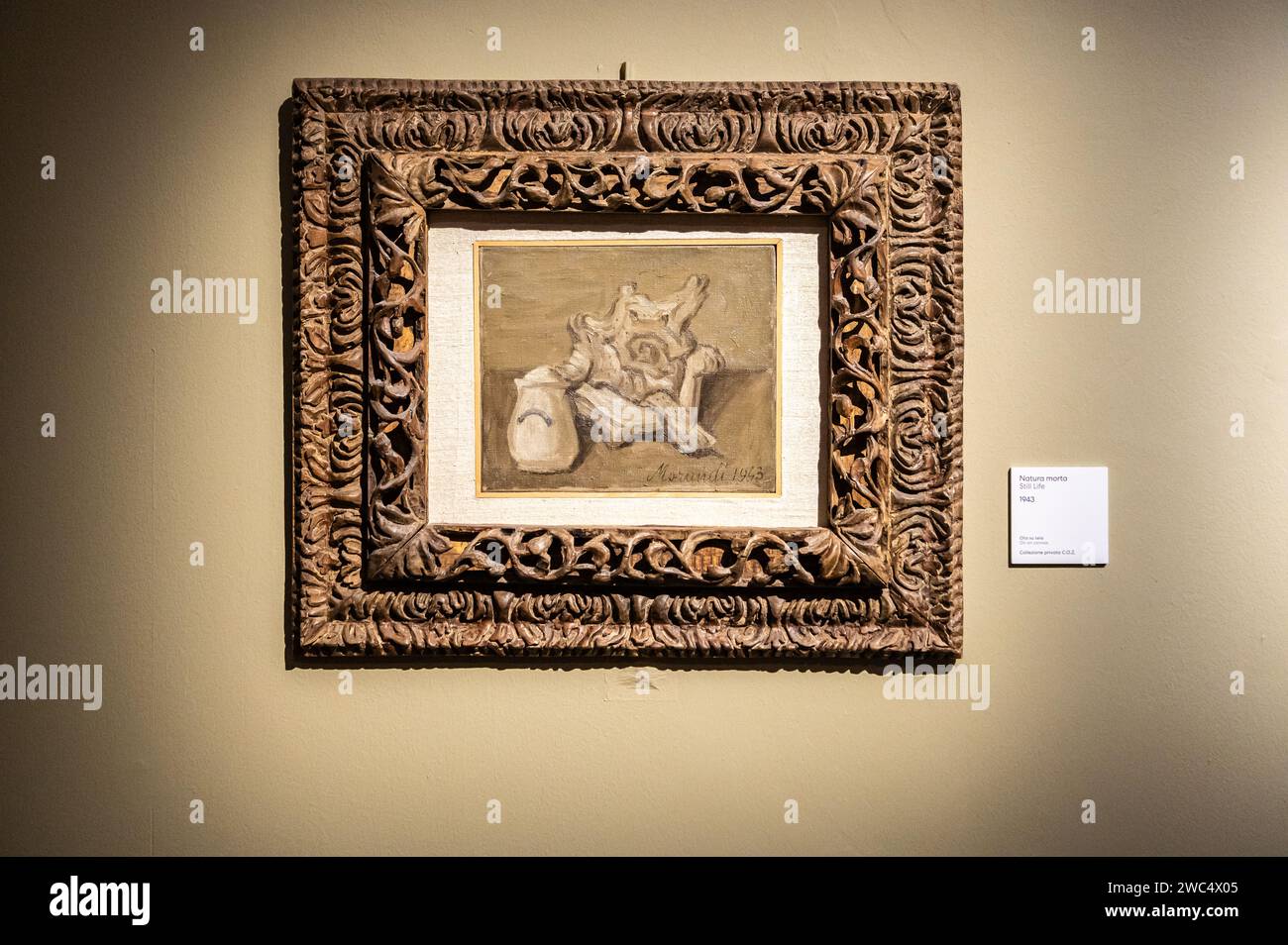 Olio su tela 'STILL Life' (1942): Mostra di dipinti del pittore italiano Giorgio Morandi, Palazzo reale, Milano, Nord Italia, Europa Foto Stock