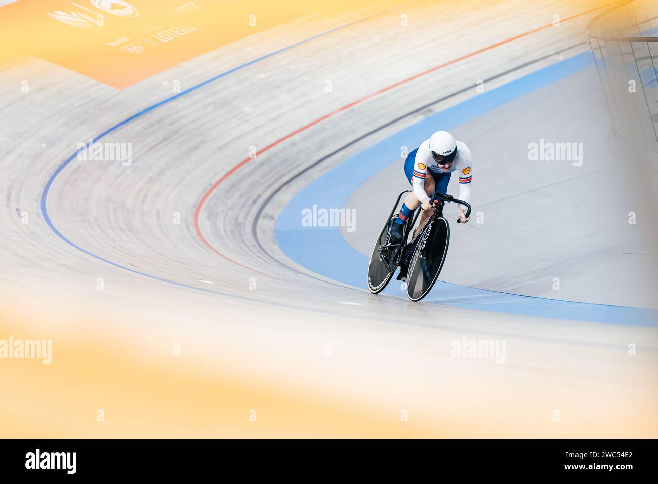 Apeldoorn, Paesi Bassi. 13 gennaio 2024. Foto di Alex Whitehead/SWpix.com - 13/01/2024 - Ciclismo - 2024 UEC Track Elite European Championships - Omnisport, Apeldoorn, Paesi Bassi - qualificazione femminile a cronometro 500m - Katy Marchant of Great Britain. Credito: SWpix/Alamy Live News Foto Stock