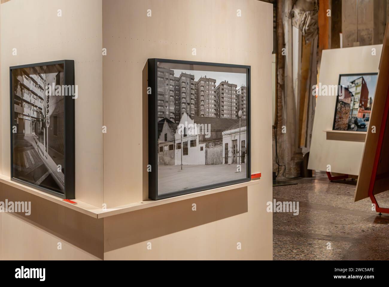 Una mostra del fotografo italiano Gabriele Basilico (1944 - 2013) - (paesaggi urbani contemporanei) - a Palazzo reale di Milano, Italia, Europ Foto Stock