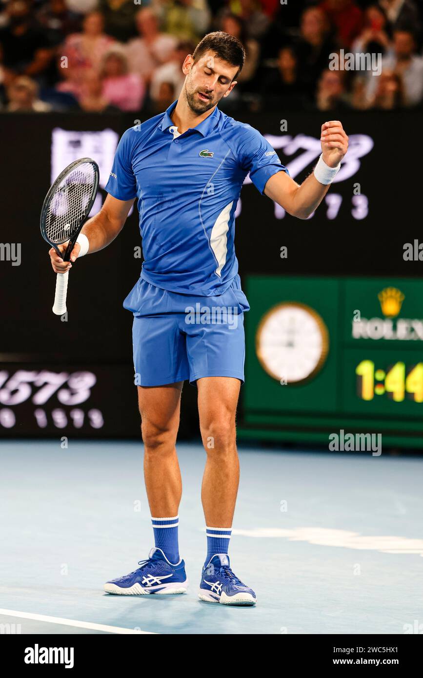 Melbourne, Australia. 14 gennaio 2024. Tennis: Grande Slam - Australian Open, singolare maschile, 1° round. Djokovic (Serbia) - Prizmic (Croazia). Novak Djokovic reagisce deluso. Crediti: Frank Molter/dpa/Alamy Live News Foto Stock