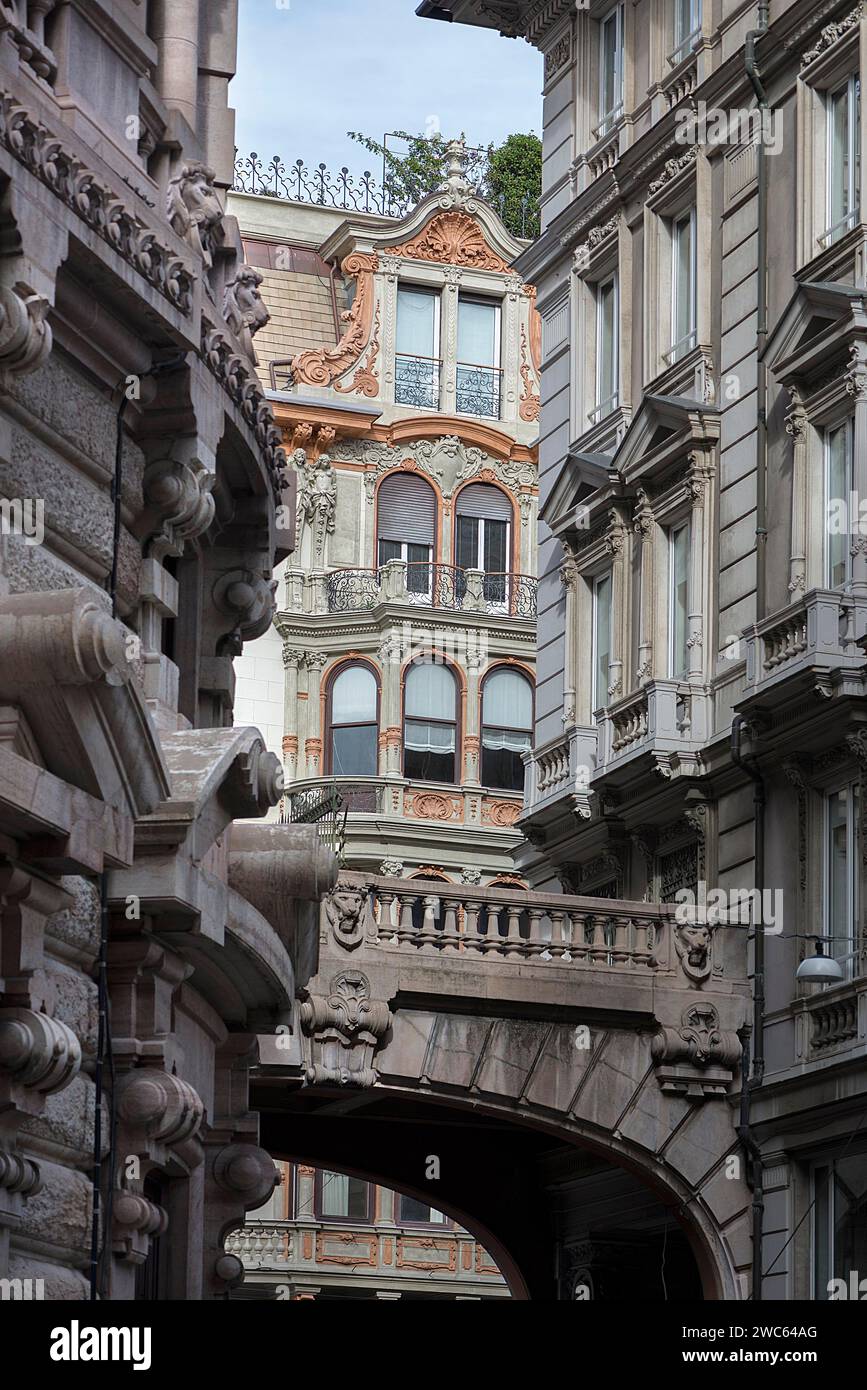 Facciate storiche di fronte alla Borsa Vecchia, Genova, Italia Foto Stock