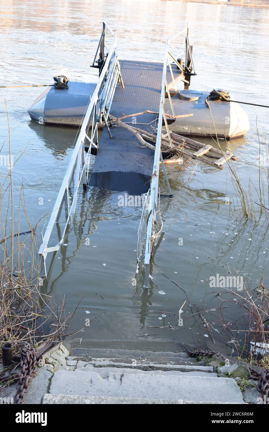Molo affondato nel Reno Foto Stock