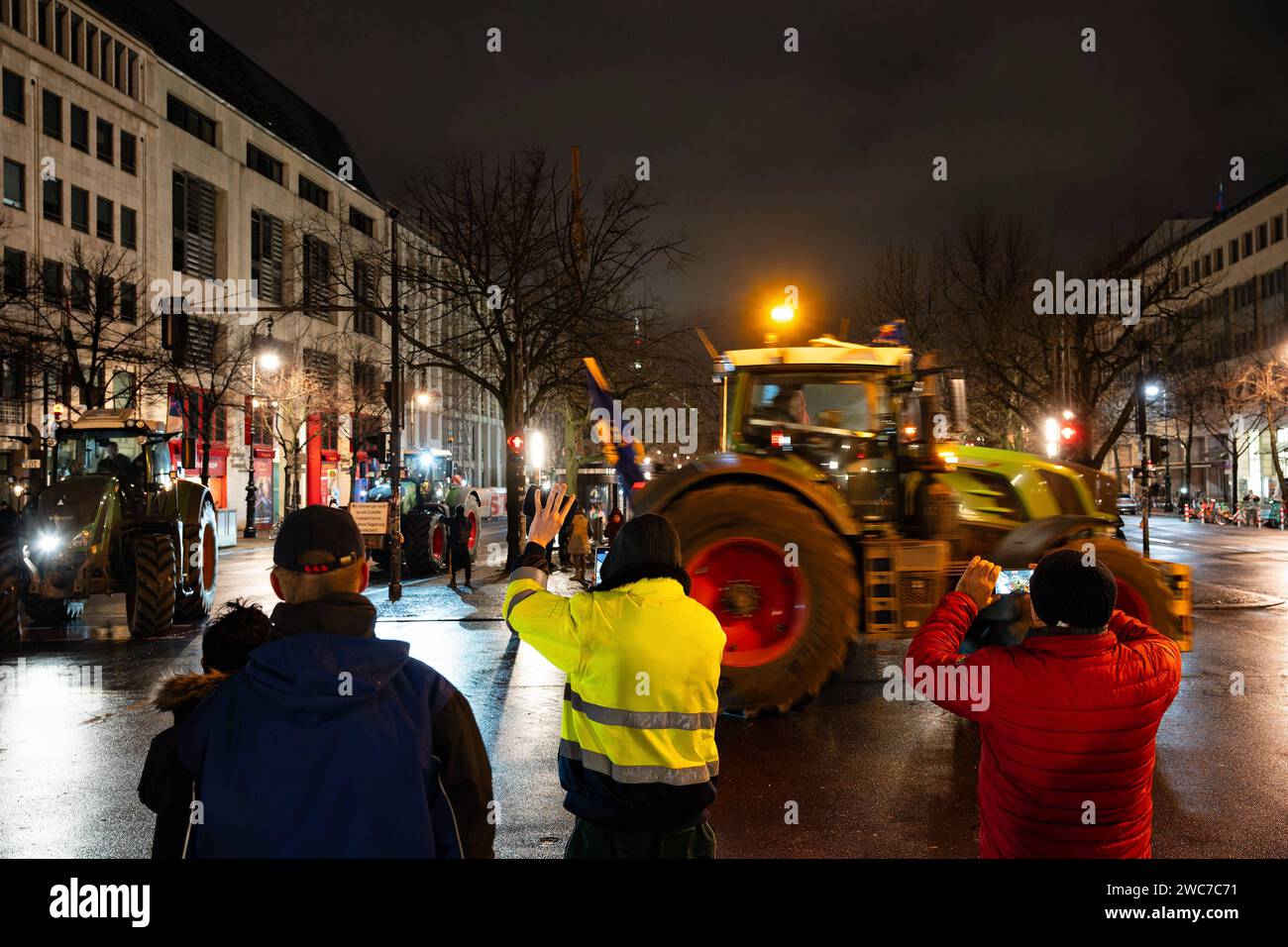 14.01.2024, Berlino, Proteste der Bauern einen Tag vor der Abschlusskundgebung.Straße Unter den Linden **** 14 01 2024, Berlino, i contadini protestano un giorno prima della manifestazione finale su Unter den Linden Street Foto Stock
