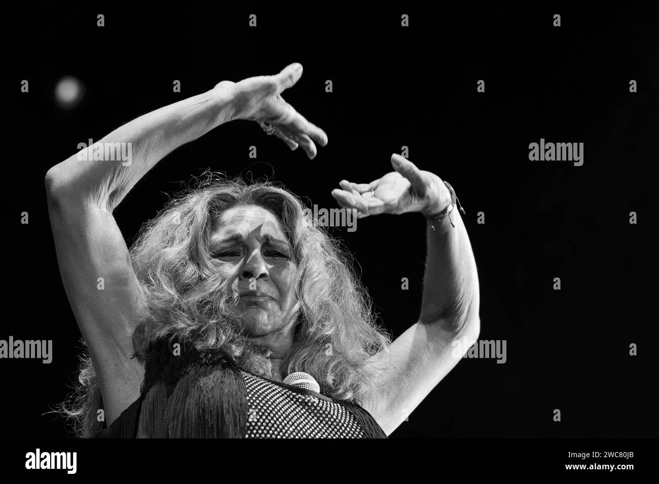 Lolita Flores si esibisce sul palco durante l'omaggio a Maria Dolores Pradera al WiZink Center il 14 gennaio 2024 a Madrid, in Spagna. Foto Stock