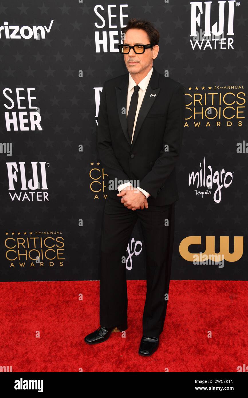 Santa Monica, CA. 14 gennaio 2024. Robert Downey Jr. Al 29° Annual Critics Choice Awards il 14 gennaio 2024 al Barer Hangar di Santa Monica, California. Crediti: Jeffrey Mayer/Media Punch/Alamy Live News Foto Stock