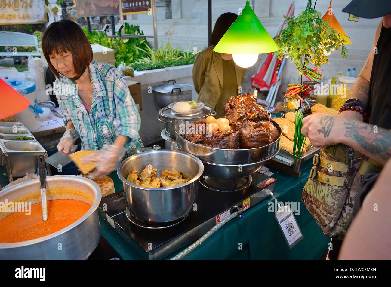 Mercato domenicale Walking Street Chiang mai Thailandia Foto Stock