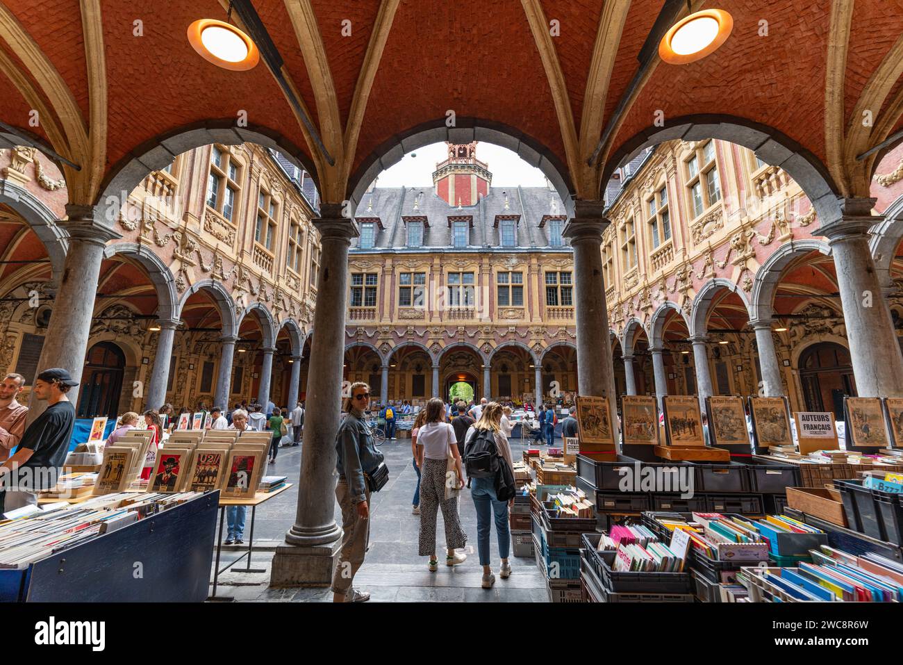 La Vieille Bourse nella zona della città vecchia di Lille, Francia Foto Stock