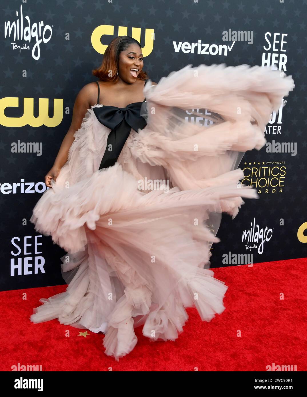 Los Angeles, Stati Uniti. 14 gennaio 2024. Danielle Brooks partecipa al 29° Critics' Choice Awards al Barker Hanger di Santa Monica, California, domenica 14 gennaio 2024. Foto di Jim Ruymen/UPI credito: UPI/Alamy Live News Foto Stock