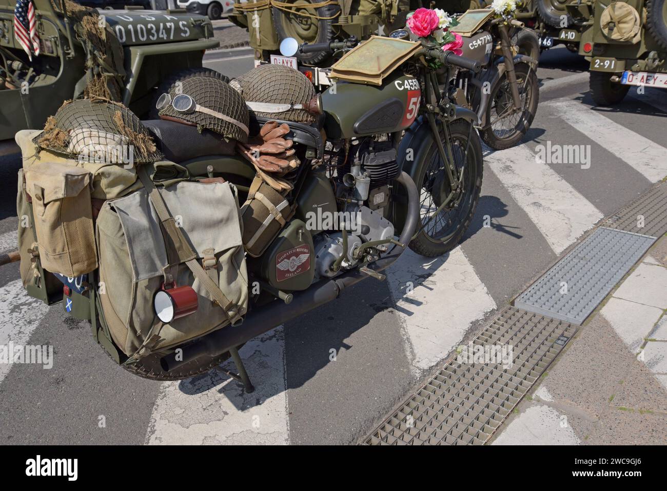Reenactors of American Army Forces from WW2 with Original Vehicles at the Railways to Liberty WW2 commemoration, Eeklo, Flander, Belgio, maggio 2023 Foto Stock