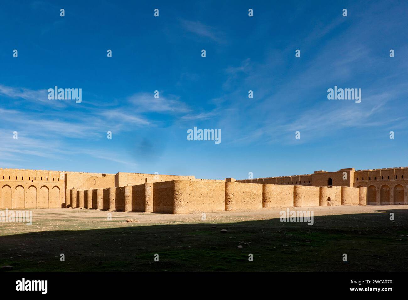 Vista del recinto interno, della fortezza di al-Ukhaidir o del palazzo abbaside di Ukhaider, Iraq Foto Stock