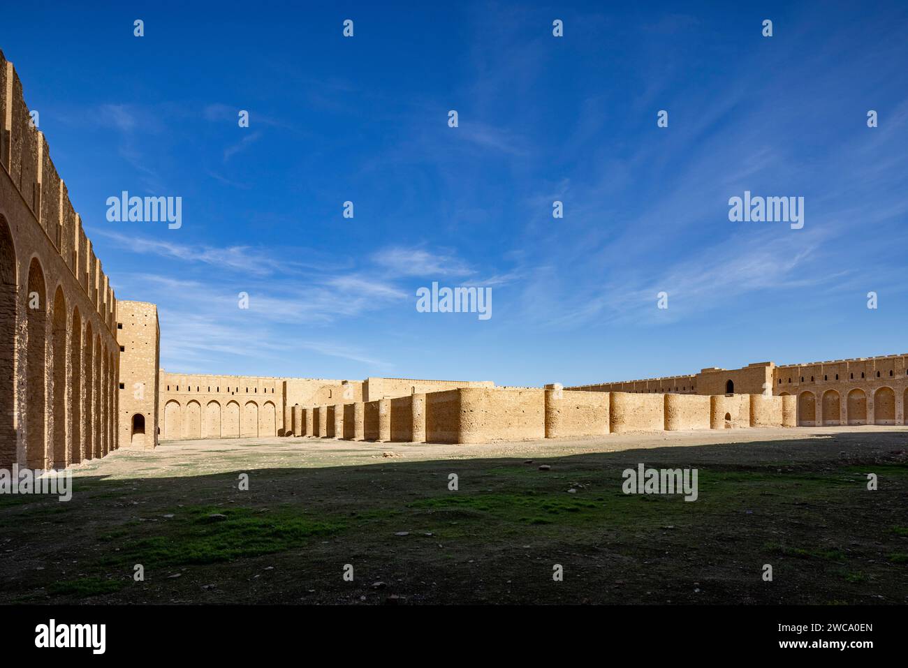 Vista del recinto interno, della fortezza di al-Ukhaidir o del palazzo abbaside di Ukhaider, Iraq Foto Stock
