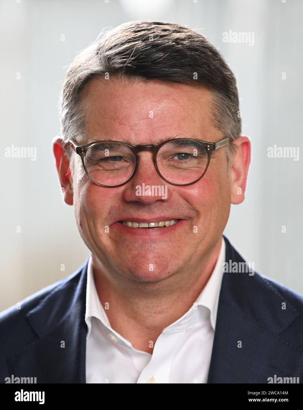 Wiesbaden, Germania. 15 gennaio 2024. Boris Rhein (CDU), ministro presidente dell'Assia, arriva per presentare il futuro team governativo della CDU e della SPD. La sessione costituente del parlamento statale si svolgerà il 18 gennaio 2024. Crediti: Arne Dedert/dpa/Alamy Live News Foto Stock