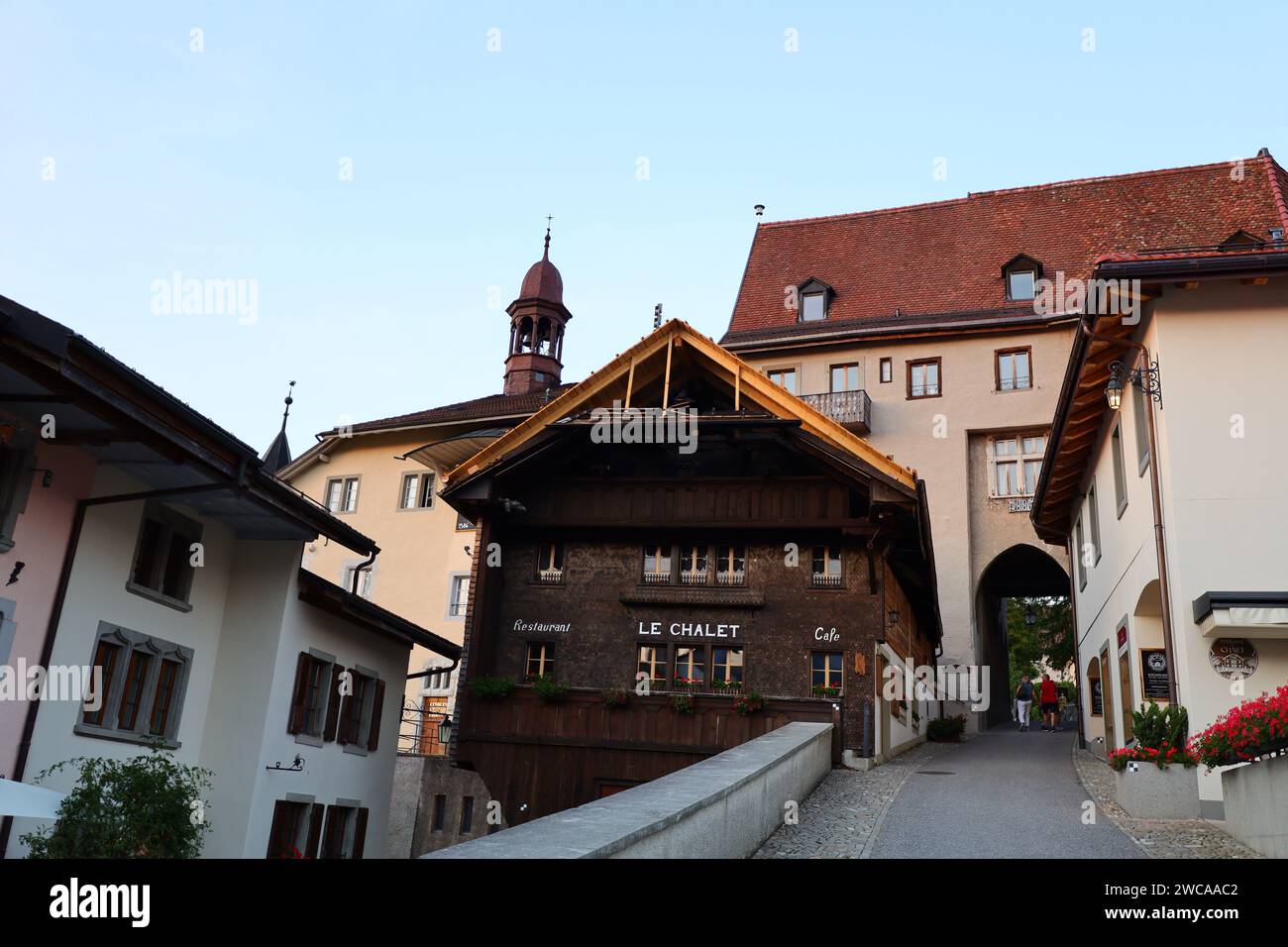 Gruyères è una città nel distretto di Gruyère, nel cantone di Friburgo, in Svizzera. Foto Stock