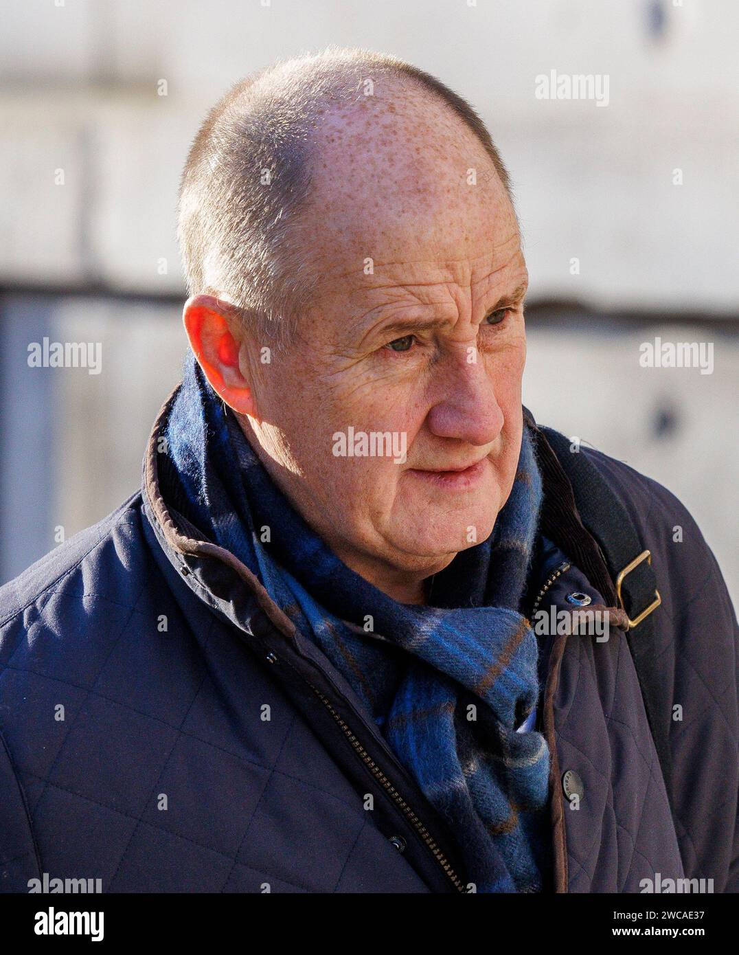 Londra, Regno Unito. 15 gennaio 2024. Kevin Hollinrake a Westminster. Vuole che i responsabili dello scandalo dell'ufficio postale Horizon vengano incarcerati una volta che l'inchiesta Williams raggiunge un verdetto. Ha affermato: "Questo scandalo ha portato a innumerevoli fallimenti, interruzioni del matrimonio, crisi familiari, repossessioni, malattie mentali e fisiche, ha contribuito a quattro suicidi noti e a circa un miliardo di sterline di risarcimento finanziato dai contribuenti”. Credito: Karl Black/Alamy Live News Foto Stock