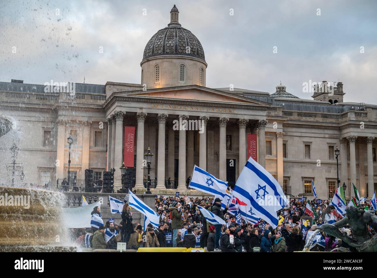 Raduno pro-Israele a Trafalgar Square per chiedere il rilascio di ostaggi e segnare 100 giorni dall'attacco terroristico di Hamas, Londra, Regno Unito 14/01/2024 Foto Stock