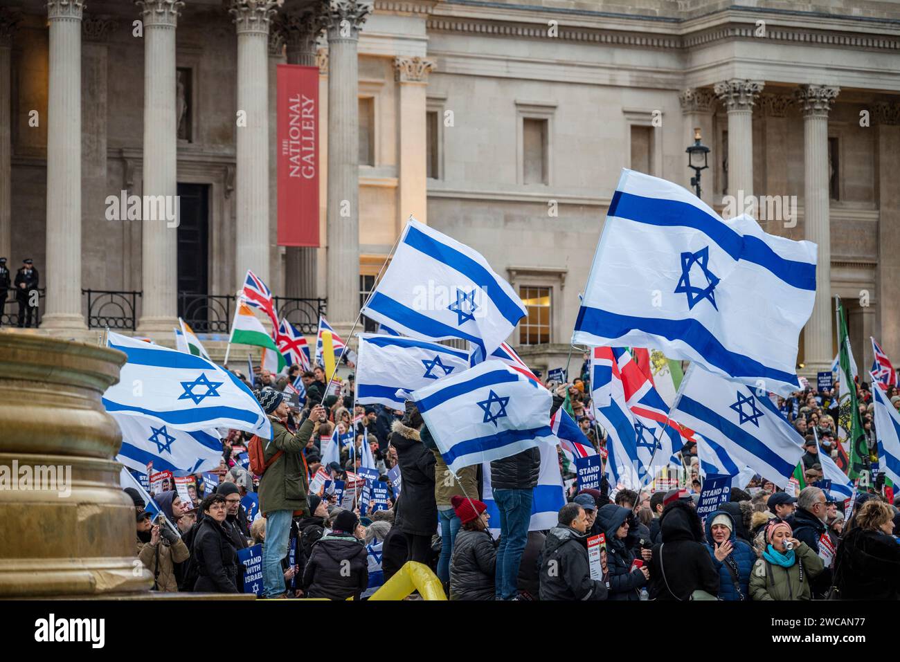 Raduno pro-Israele a Trafalgar Square per chiedere il rilascio di ostaggi e segnare 100 giorni dall'attacco terroristico di Hamas, Londra, Regno Unito 14/01/2024 Foto Stock
