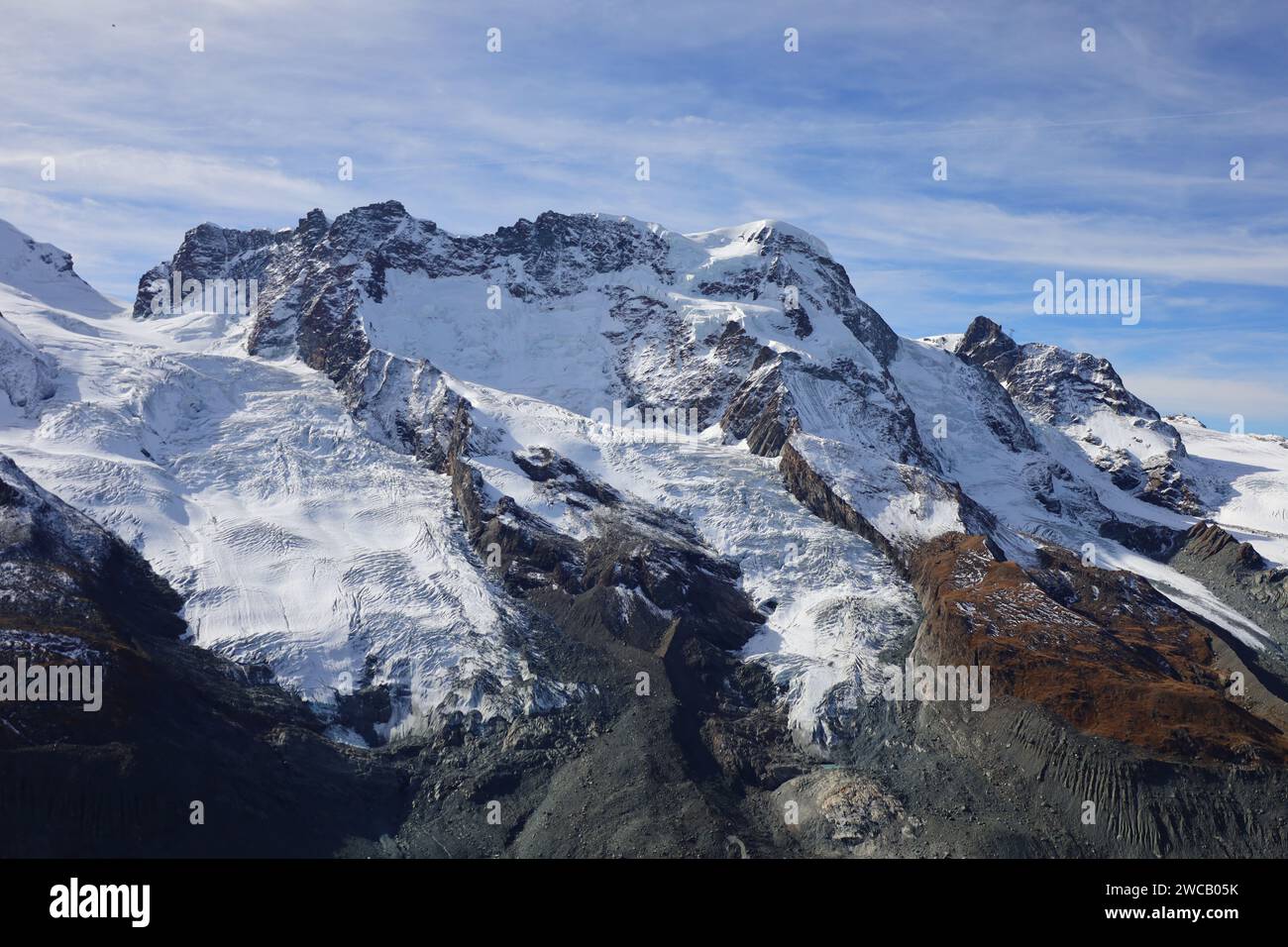 Zermatt è un comune svizzero del Canton Vallese, nel distretto di Visp. Foto Stock