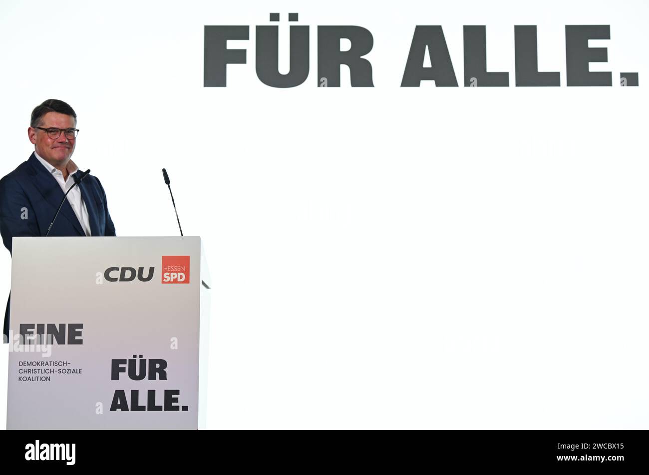 15 gennaio 2024, Assia, Wiesbaden: Boris Rhein (CDU), Ministro Presidente dell'Assia, interviene alla presentazione del futuro team governativo della CDU e dell'SPD di fronte al "for All". firma. La sessione costituente del parlamento statale si svolgerà il 18 gennaio 2024. Foto: Arne Dedert/dpa Foto Stock