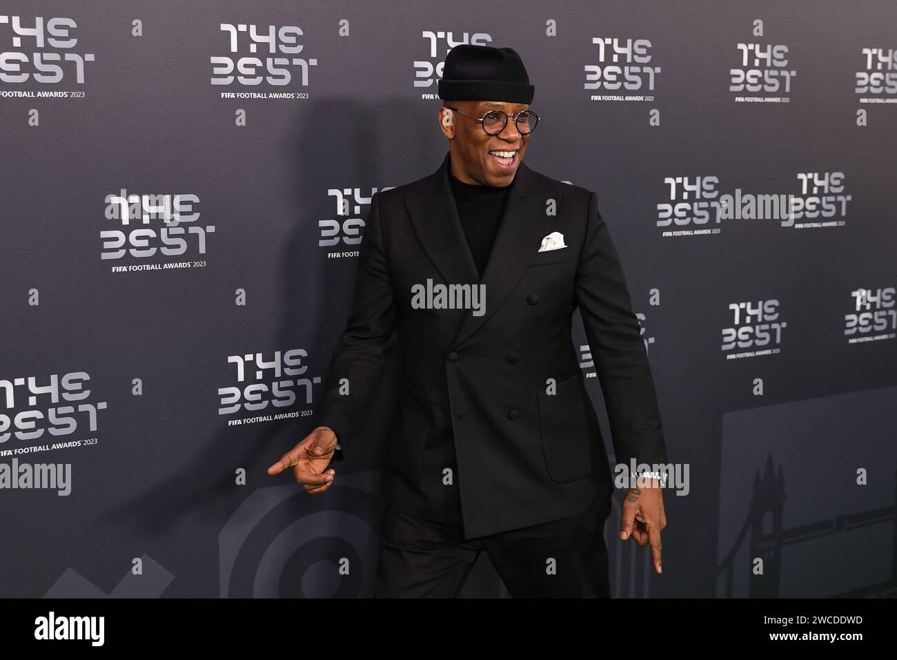 Ian Wright arriva sul tappeto verde in vista dei Best FIFA Football Awards 2023 all'Apollo Theatre di Londra, Regno Unito. 15 gennaio 2024. (Foto di Mark Cosgrove/News Images) Credit: News Images Ltd/Alamy Live News Foto Stock