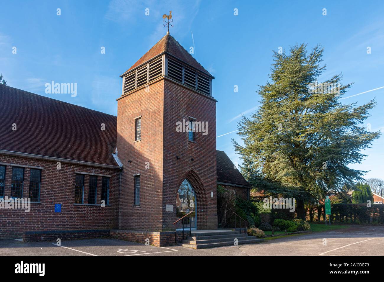 Church of the Good Shepherd in Four Marks Village, Hampshire, Inghilterra, Regno Unito Foto Stock