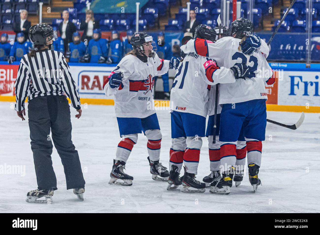 Heerenveen, Paesi Bassi. 14 gennaio 2024. HEERENVEEN, PAESI BASSI - 15 NOVEMBRE: La Gran Bretagna festeggia un gol durante il Campionato del mondo femminile U18 su Thialf il 15 gennaio 2024 a Heerenveen, Paesi Bassi (foto di Ricardo Veen/Orange Pictures) credito: Orange Pics BV/Alamy Live News Foto Stock