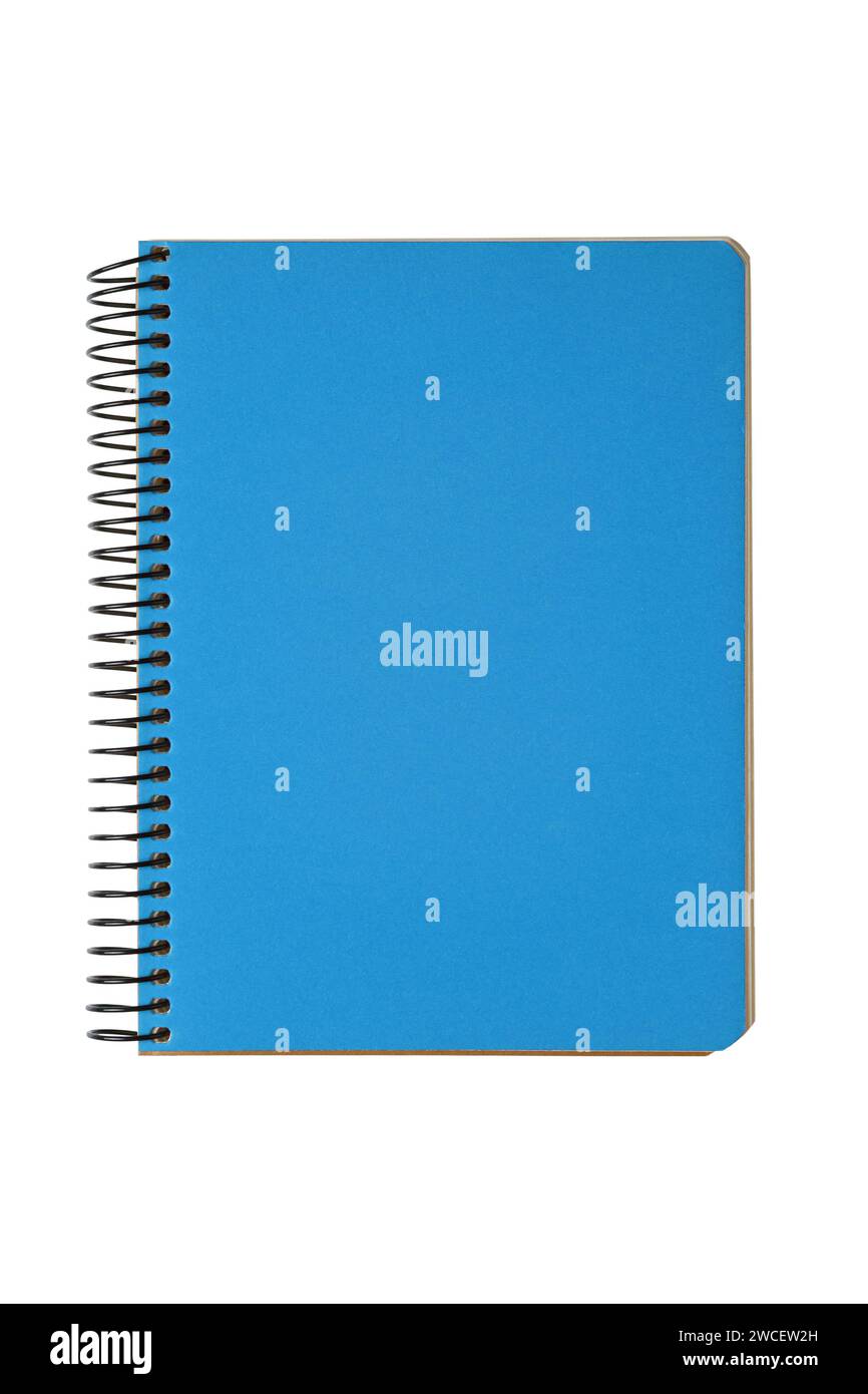 Blocco note chiuso a spirale con coperchio blu isolato su sfondo bianco. Vista superiore, spazio di copia per testo, modello, mockup. Foto Stock
