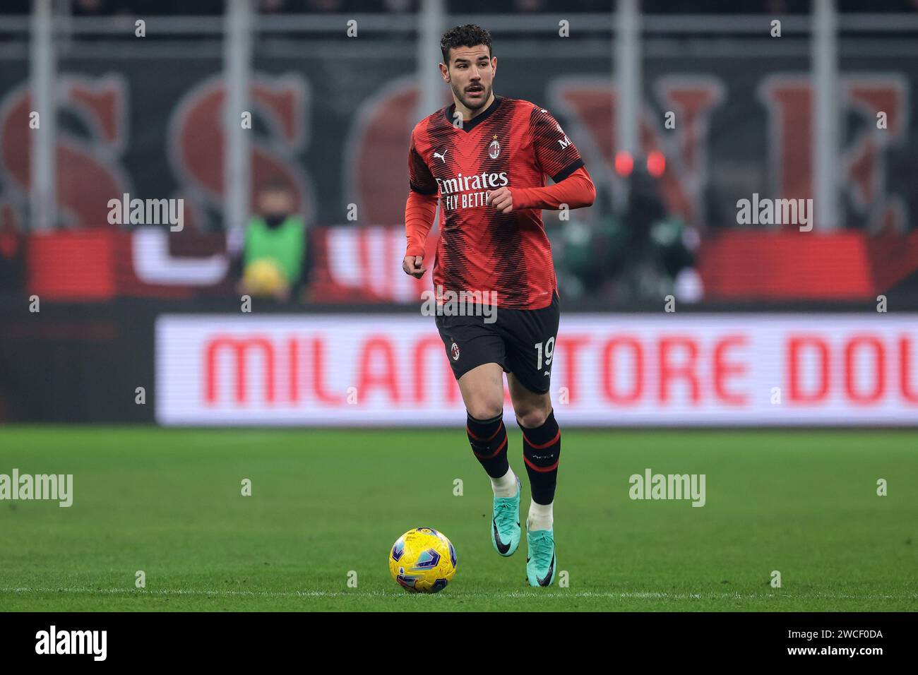 Milano, Italia. 14 gennaio 2024. Theo Hernandez del Milan durante la partita di serie A A Giuseppe Meazza, Milano. Il credito fotografico dovrebbe leggere: Jonathan Moscrop/Sportimage Credit: Sportimage Ltd/Alamy Live News Foto Stock