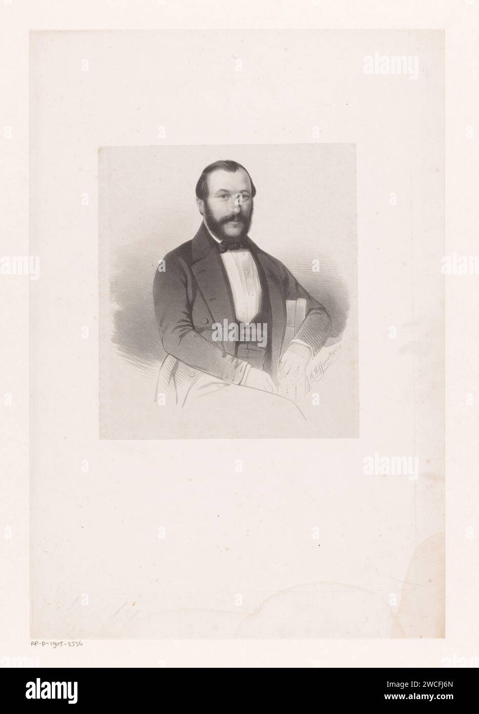 Ritratto di un uomo sconosciuto, Johan Hendrik Hoffmeister, stampa del 1851 la persona ritratta ha colpito il braccio sinistro intorno alla parte posteriore della sedia. Carta dei Paesi Bassi. persone storiche (+ (ritratto completo) del busto) Foto Stock