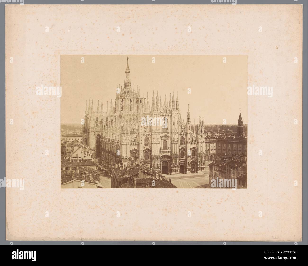 Veduta del Duomo di Milano, Pompeo Pozzi, c. 1860 - c. 1865 carta fotografica. supporto fotografico. Stampa in cartone con albume dom Foto Stock
