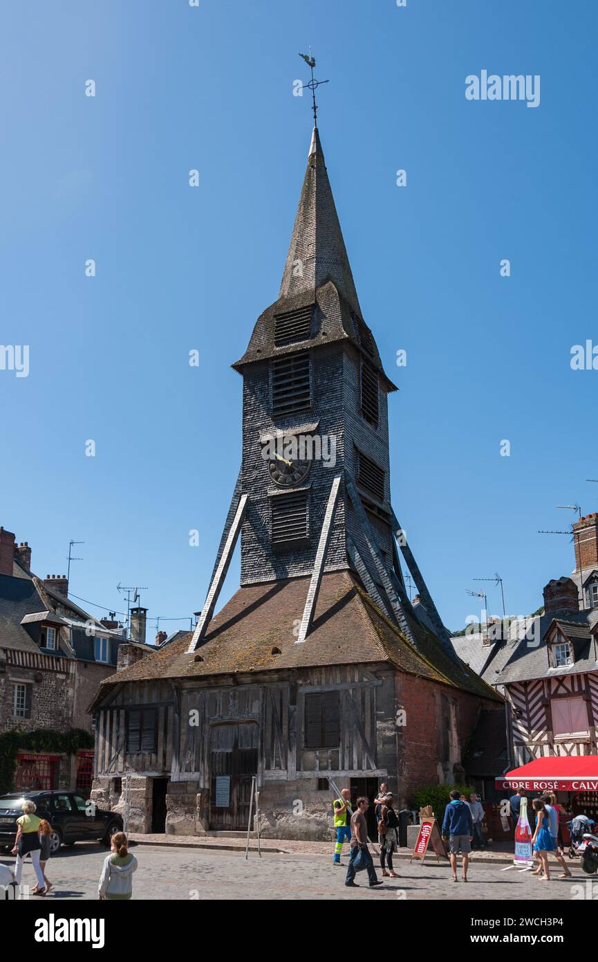 Honfleur, Francia - 9 agosto 2016: Chiesa di Santa Caterina realizzata in omd a Honfleur Normandia, Francia, giorno di sole in estate Foto Stock